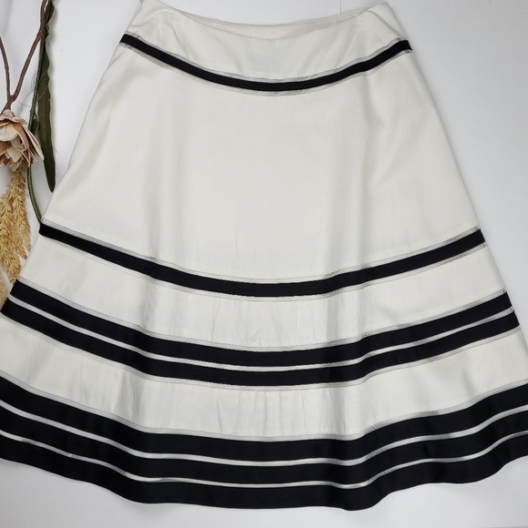 Ann Taylor Cream Blk Stripe Lace Silk Skirt Sz 2 - Picture 2 of 13
